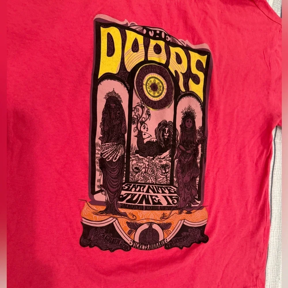 Old Navy Red Short Sleeve Tee with Graphic Design/size S